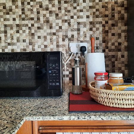 Ellyz Home Stay Moshi Bagian luar foto