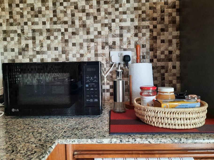 Ellyz Home Stay Moshi Bagian luar foto